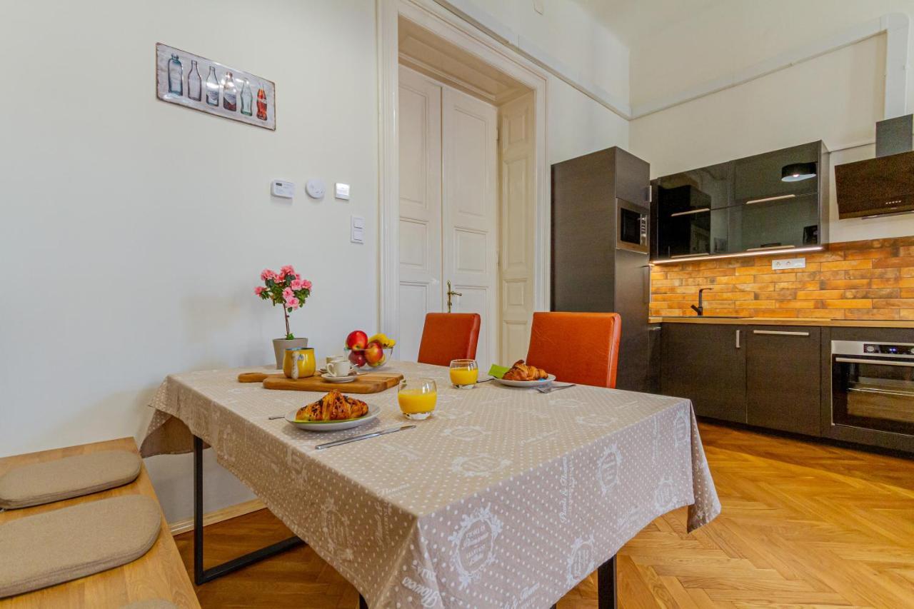 Supercentral Boutique Suite Budapest Exterior photo